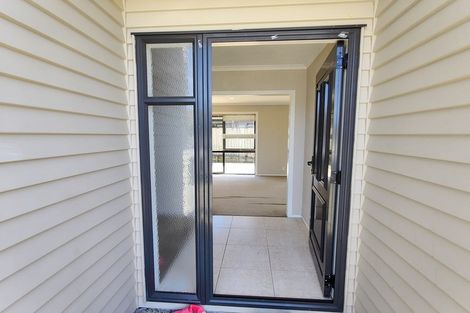 Photo of property in 6 Hampervale Place, Flat Bush, Auckland, 2016