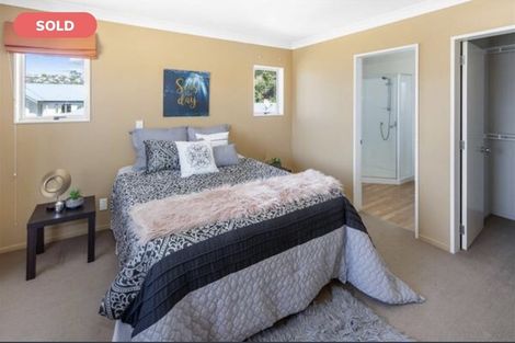 Photo of property in 6 Chippenham Grove, Churton Park, Wellington, 6037