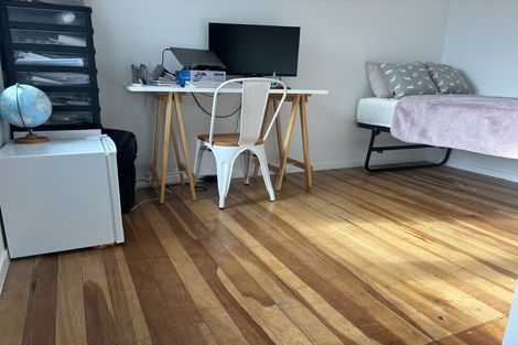 Photo of property in 118 Matipo Road, Te Atatu Peninsula, Auckland, 0610