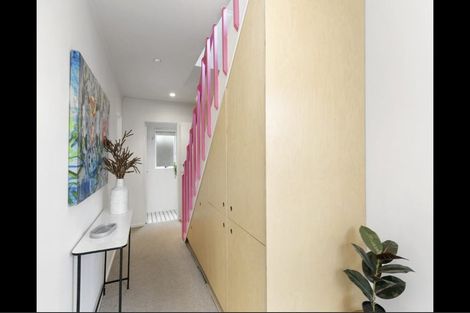 Photo of property in 4b Palm Grove, Berhampore, Wellington, 6023