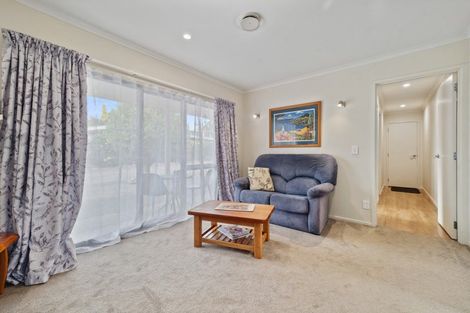 Photo of property in 7 Kathleen Place, Rainbow Point, Taupo, 3330