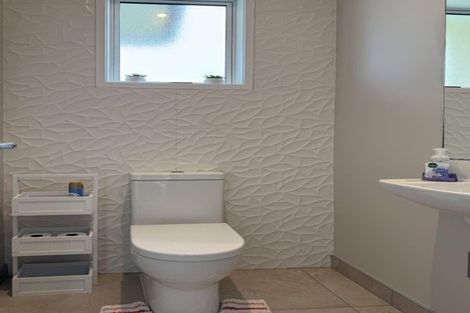 Photo of property in 15 Boardwalk Rise, Long Bay, Auckland, 0630