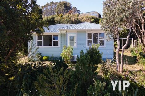 Photo of property in 58 Kenmore Street, Newlands, Wellington, 6037