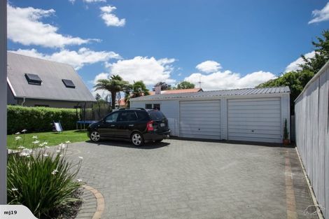 Photo of property in 32 Queen Street, Cambridge, 3434