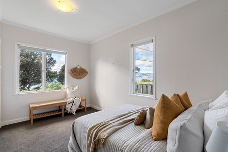 Photo of property in 318 Queens Drive, Lyall Bay, Wellington, 6022