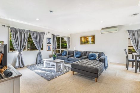 Photo of property in 29 Killygordon Place, Massey, Auckland, 0614