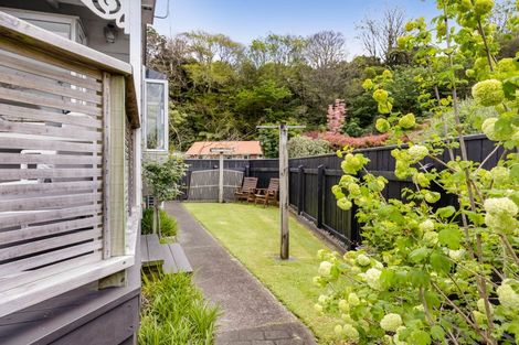 Photo of property in 17 Thames Street, Welbourn, New Plymouth, 4310