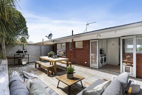 Photo of property in 1/113 Monarch Avenue, Hillcrest, Auckland, 0627