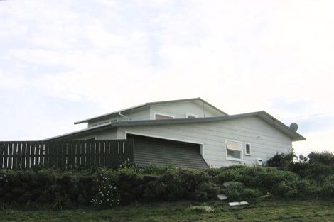 Photo of property in 25 Dewe Terrace, Foxton Beach, Foxton, 4815