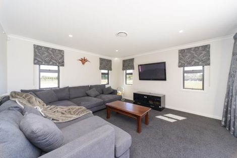 Photo of property in 7 Hartwell Drive, Kelvin Grove, Palmerston North, 4470