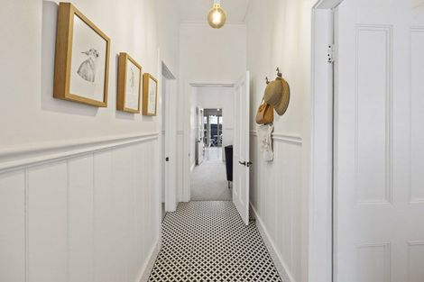 Photo of property in 251a Courtenay Street, Strandon, New Plymouth, 4312