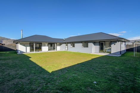 Photo of property in 12 Eldorado Place, Cromwell, 9310