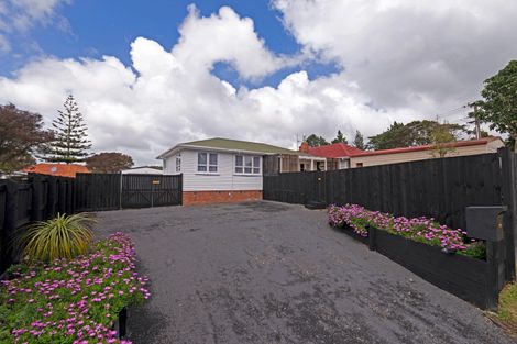 Photo of property in 76 Forest Hill Road, Henderson, Auckland, 0612