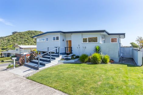 Photo of property in 5 Compass Way, Whitby, Porirua, 5024