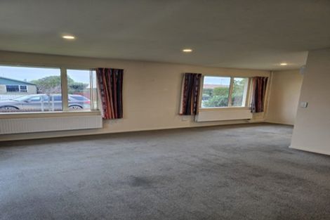 Photo of property in 6 Seadown Crescent, Amberley, 7410