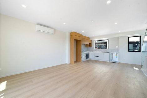 Photo of property in 1/16 Hewlett Road, Massey, Auckland, 0614