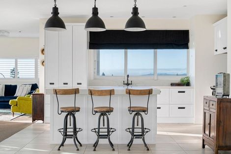 Photo of property in 154 Marine Parade, Mount Maunganui, 3116