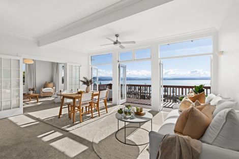 Photo of property in 14 Bay View Road, Bluff Hill, Napier, 4110