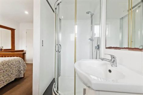 Photo of property in 18a Christmas Road, Manurewa, Auckland, 2102