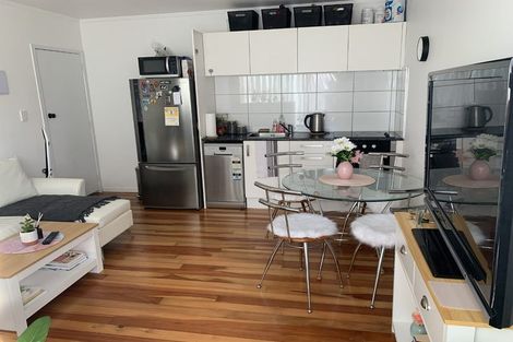 Photo of property in 67 Hogans Road, Glenfield, Auckland, 0629