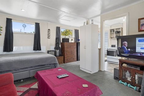 Photo of property in 38 Queen Road, Bellevue, Tauranga, 3110