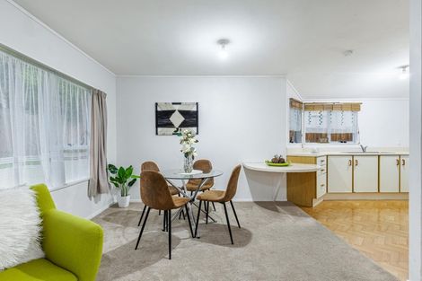 Photo of property in 5 Newington Road, Henderson, Auckland, 0612