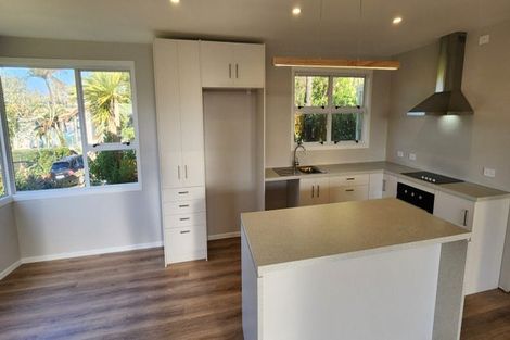 Photo of property in 49 Wairau Road, Oakura, 4314