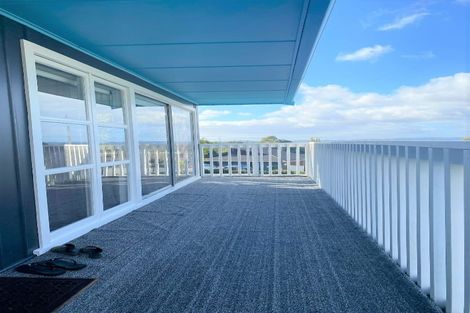 Photo of property in 5 Hartley Terrace, Massey, Auckland, 0614