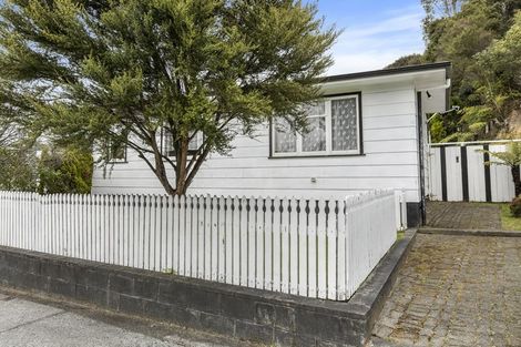 Photo of property in 33 Kairanga Crescent, Wainuiomata, Lower Hutt, 5014