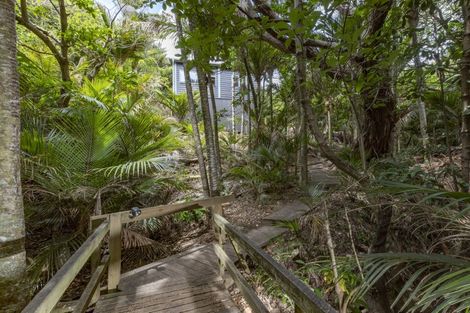 Photo of property in 6-8 Sylvan Glade, Piha, New Lynn, 0772