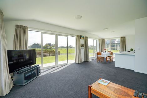 Photo of property in 37 Paremoremo Road, Lucas Heights, Auckland, 0632
