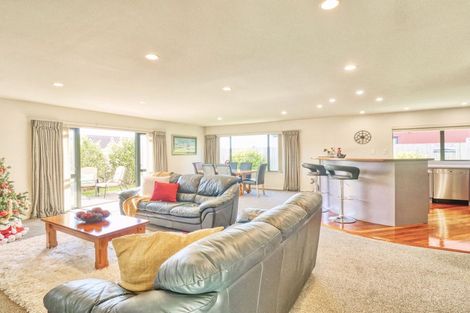 Photo of property in 28b James Cook Drive, Whitby, Porirua, 5024