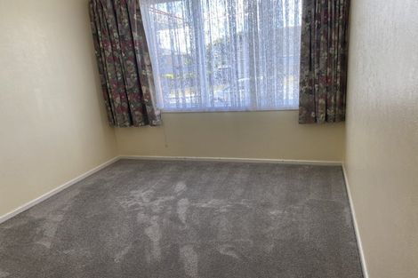 Photo of property in 10 Strid Road, Te Atatu South, Auckland, 0610