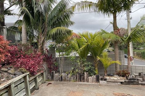 Photo of property in 2/19 Garadice Road, Rothesay Bay, Auckland, 0630
