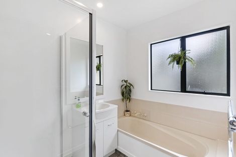 Photo of property in 17 Harvest Drive, Henderson, Auckland, 0612