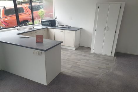 Photo of property in 50 Valley View Road, Glenfield, Auckland, 0629