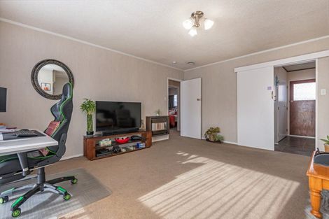 Photo of property in 12-12a Cecil Place, Cloverlea, Palmerston North, 4412