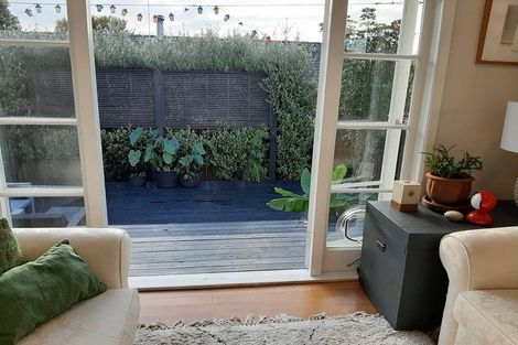 Photo of property in 2 Jutland Road, Pukekohe, 2120