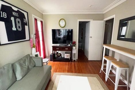 Photo of property in 33a Cambridge Terrace, Papatoetoe, Auckland, 2025