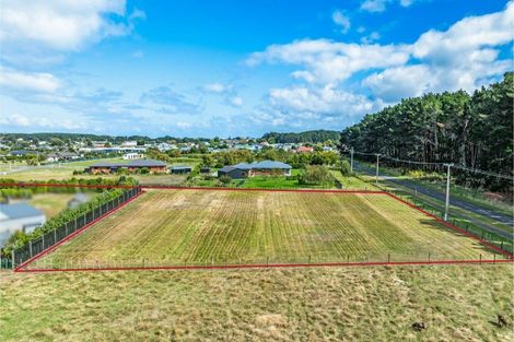 Photo of property in 3 Carex Grove, Foxton Beach, Foxton, 4815