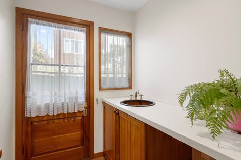 Photo of property in 1/102 Apsley Drive, Avonhead, Christchurch, 8042