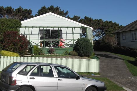 Photo of property in 30 Spur Grove, Titahi Bay, Porirua, 5022