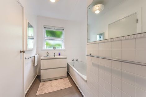 Photo of property in 8 Seaview Crescent, Picton, 7220