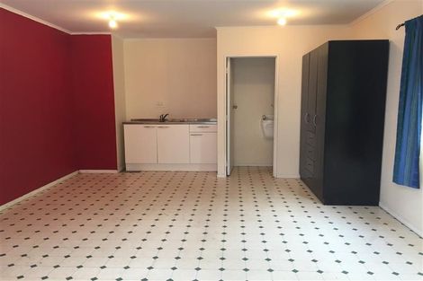 Photo of property in 9 Statesman Street, Henderson, Auckland, 0612