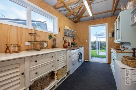 Photo of property in 93 Alf Access Road, Helensville, 0875