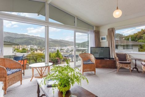 Photo of property in 8 Seaview Crescent, Picton, 7220