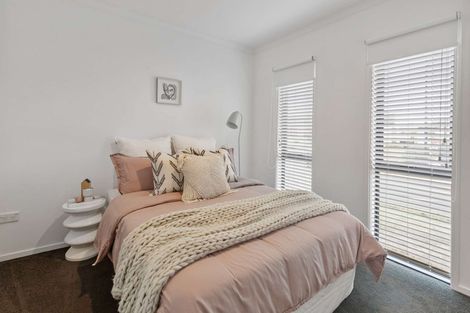 Photo of property in 32 Marion Crescent, Papamoa Beach, Papamoa, 3118