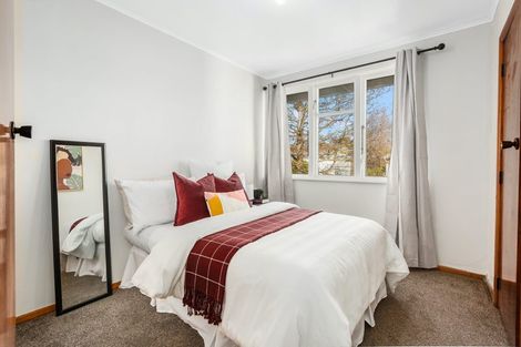 Photo of property in 10 Lincoln Grove, Cannons Creek, Porirua, 5024