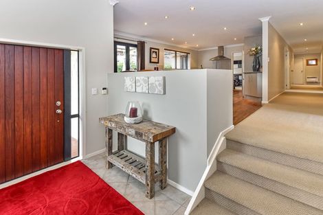 Photo of property in 4 Nita Place, The Gardens, Auckland, 2105