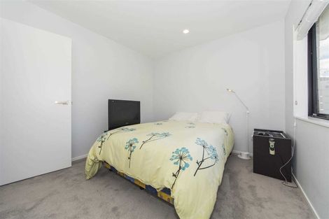 Photo of property in 71a Solar Road, Glen Eden, Auckland, 0602